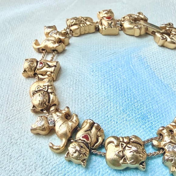70’s Avon Gold Cat Charm Bracelet Rare - Picture 4 of 9
